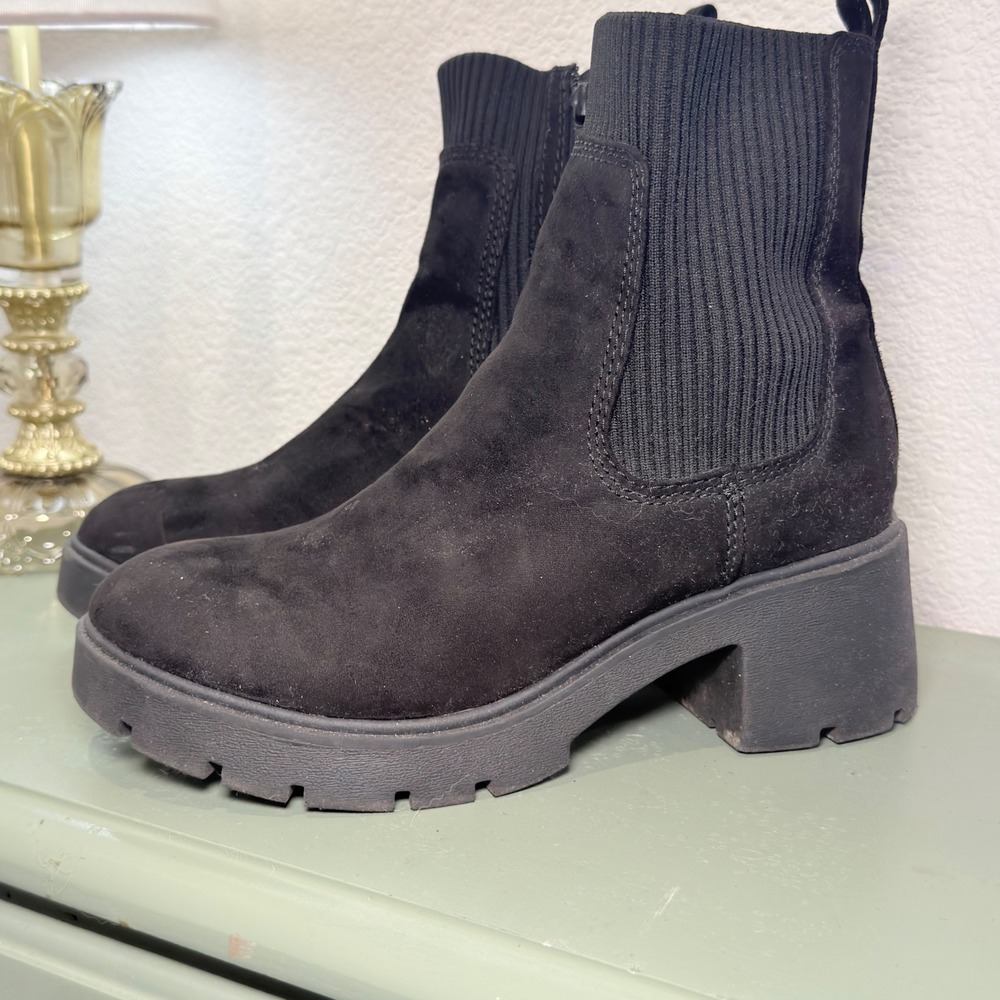No Boundaries Black Faux Suede Lug Sole Chunky Heel Ankle Boots Stretchy Ankle